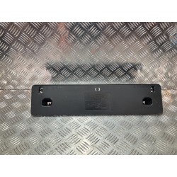 PODKŁADKA POD TABLICE REJESTRACYJNĄ ZDERZAK PRZÓD MERCEDES CLA W118