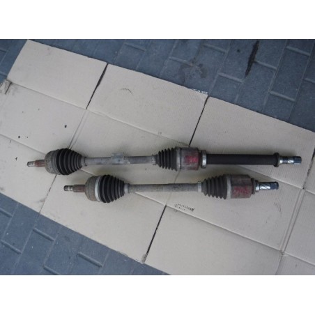 PÓŁOŚ LEWA PRAWA RENAULT MEGANE III 3 1.5 DCI