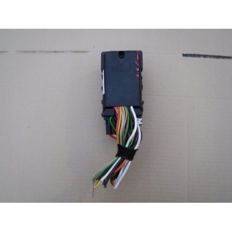 SKRZYNKA BEZPIECZNIKÓW C4 PICASSO 9665492680