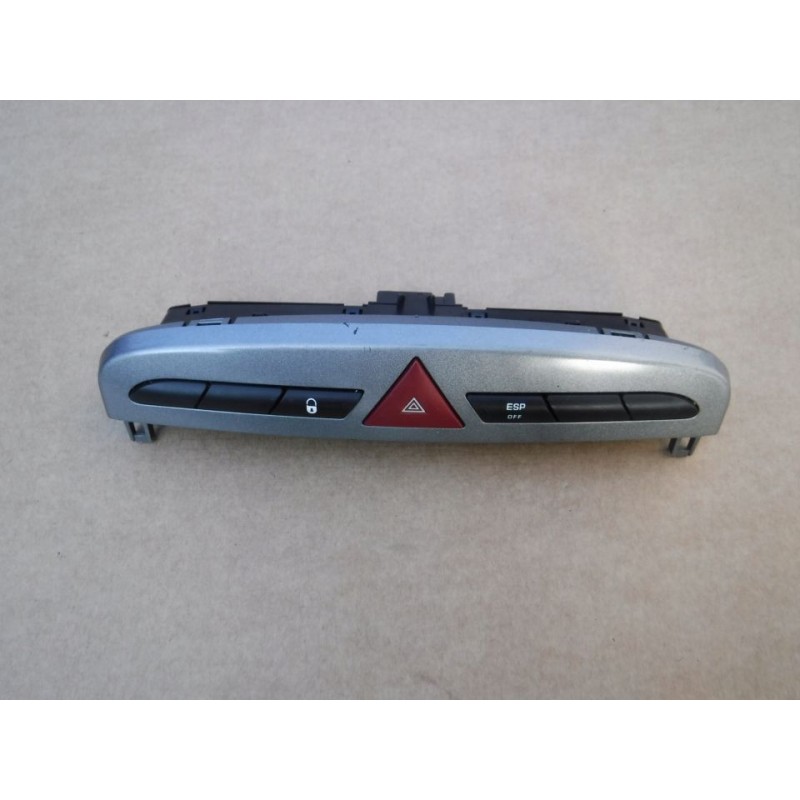 WŁĄCZNIK ŚWIATEŁ AWARYJNYCH ESP 1.6 PEUGEOT 308