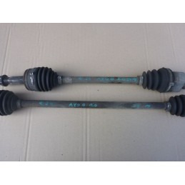 PÓŁOŚ PRAWA DŁUGA TOYOTA AYGO C1 107 1.0