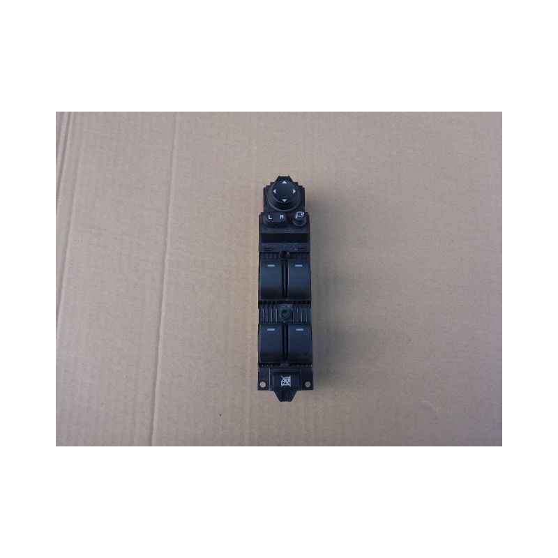 PRZEŁĄCZNIK SZYB LEWY PRZÓD MAZDA 3 09-13