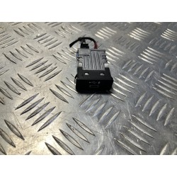 PANEL GNIAZDO PORT USB BMW 3 G20 330e 2.0i 8711939