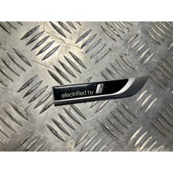 EMBLEMAT BŁOTNIKA PRAWY BMW 3 G20 330e 5A2E916 ELECTRIFIED BY