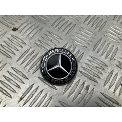 EMBLEMAT MASKI ZNACZEK MERCEDES GLA X156