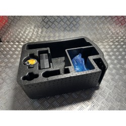 WKŁAD BAGAŻNIKA KLEJ KOMPRESOR FORD FIESTA MK8 17- L1BB-19G381-AA