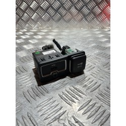 GNIAZDO PORT USB JEEP RENEGADE 14- 735604055