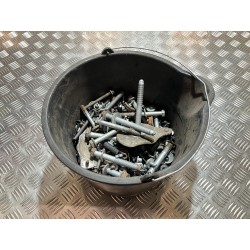 ŚRUBY ŚRUBKI SPINKI Z DEMONTAŻU AUTA BMW 6 E64