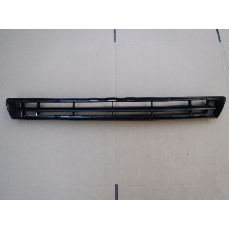 KRATKA ŚRODKOWA ZDERZAKA PRZÓD CITROEN C4 04