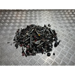 ŚRUBY SPINKI Z DEMONTAŻU KIA STONIC 17-