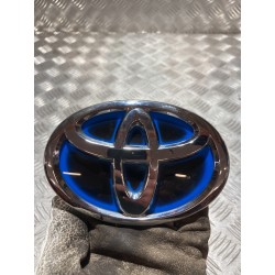 ZNACZEK EMBLEMAT ZDERZAKA PRZÓD TOYOTA YARIS IV 20-