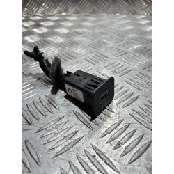 GNIAZDO PORT USB JEEP RENEGADE 14- 735600659