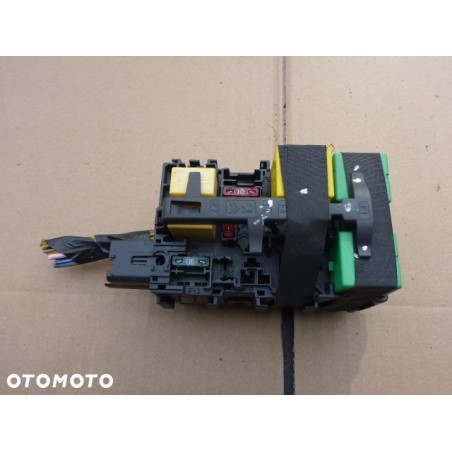 SKRZYNKA BEZPIECZNIKÓW PEUGEOT 208 1.4 VTI 9666232680