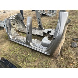 PRÓG SŁUPEK DRZWI LEWY NISSAN NAVARA NP300 D23 15-