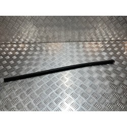 LISTWA ZGARNIAJĄCA SZYBY PRAWY TYŁ JEEP AVENGER 23