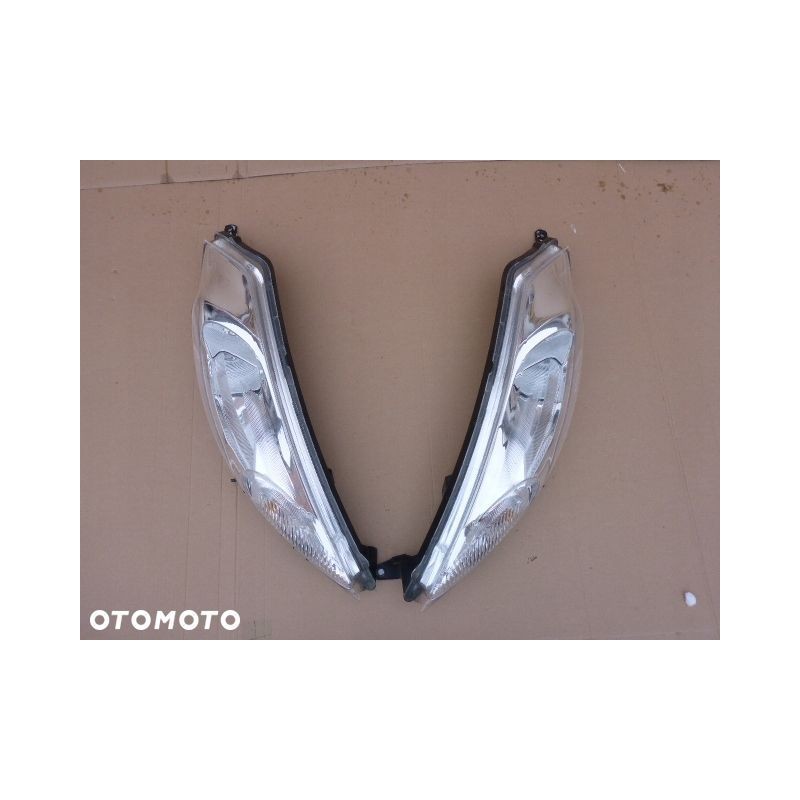 LAMPA PRZÓD PRAWA NISSAN JUKE 2010-