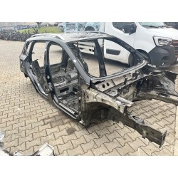 ĆWIARTKA PODŁUŻNICA PRZÓD PRAWA SEAT ATECA 16- LF9R