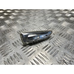 KIERUNKOWSKAZ W BŁOTNIK PRAWY OPEL CROSSLAND X 17-