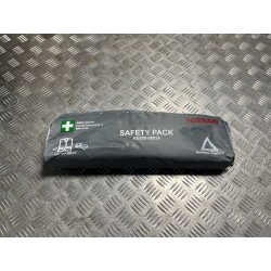 APTECZKA TRÓJKĄT NISSAN NAVARA NP300 D23 15-