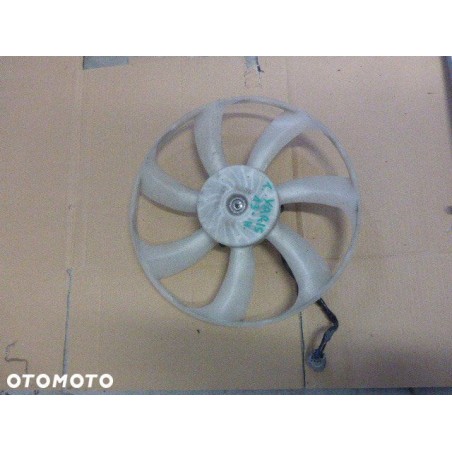 WENTYLATOR DESNO TOYOTA YARIS 2014- 1.3 HYBRYDA