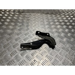 ZAWIAS MASKI PRAWY MITSUBISHI ECLIPSE CROSS 17- X42