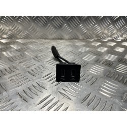 GNIAZDO PORT USB MITSUBISHI ECLIPSE CROSS 17-