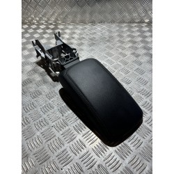 PODŁOKIETNIK SKÓRZANY AUDI Q2 GA 16-