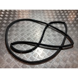 USZCZELKA DRZWI PRAWY PRZÓD PEUGEOT 3008 III 23-