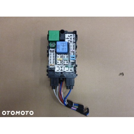 SKRZYNKA BEZPIECZNIKÓW PEUGEOT 50810- 9665961480