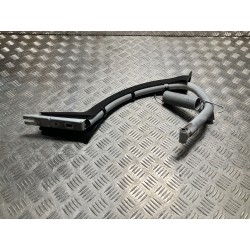 ZAWIAS KLAPY BAGAŻNIKA PRAWY MERCEDES CLA W117