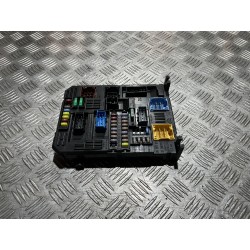 SKRZYNKA BEZPIECZNIKÓW MODUŁ BSI OPEL MOKKA B II 20- 9832881080