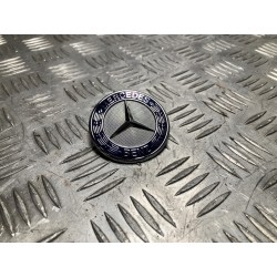EMBLEMAT ZDERZAKA PRZEDNIEGO MERCEDES CLA W117