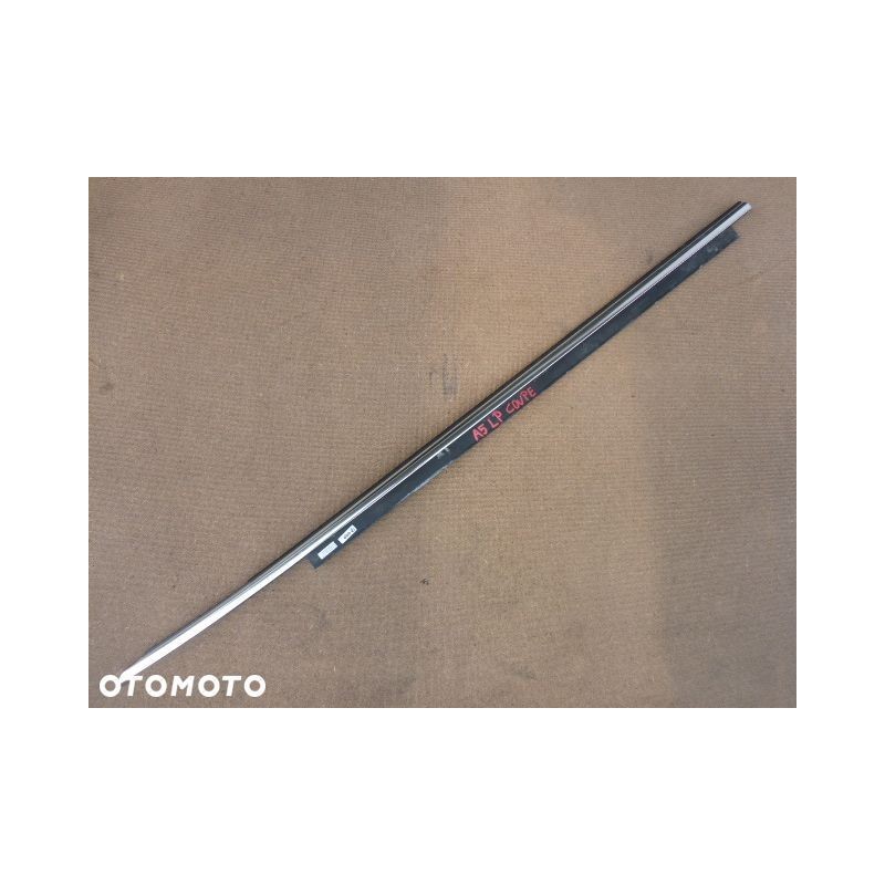 LISTWA ZGARNIAJĄCA DRZWI LEWY PRZÓD A5 COUPE 8T0