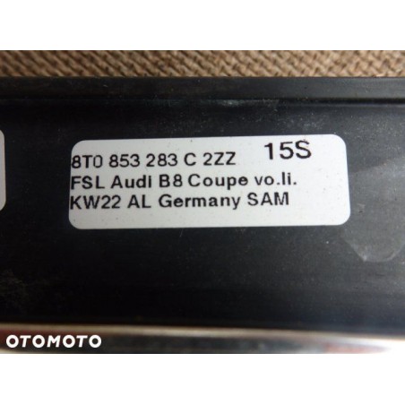 LISTWA ZGARNIAJĄCA DRZWI LEWY PRZÓD A5 COUPE 8T0