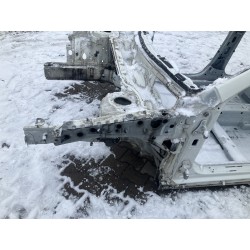 PODŁUŻNICA LEWA ĆWIARTKA MERCEDES CLA W117 LAKIER 650