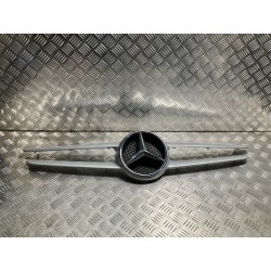 LISTWA ATRAPA ZDERZAKA PRZÓD MERCEDES C KLASA W205