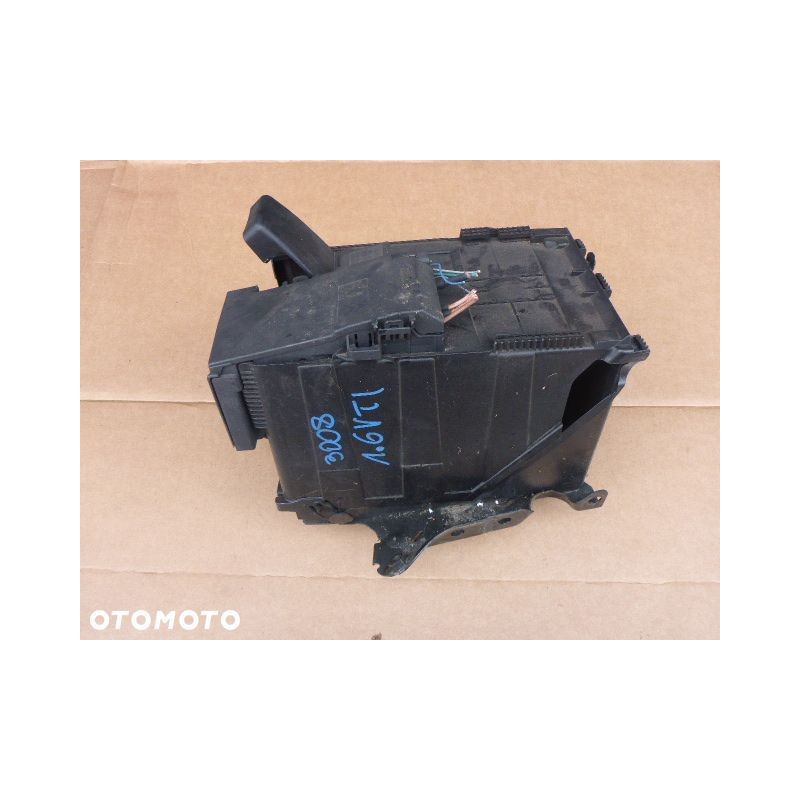 OBUDOWA AKUMULATORA PEUGEOT 3008 1.6 VTI 09-