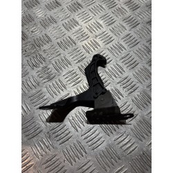 RYGIEL ZAMEK MASKI PEUGEOT 2008 II 23-