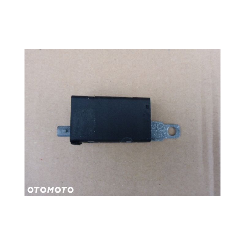 WZMACNIACZ ANTENY RADIA PEUGEOT RCZ