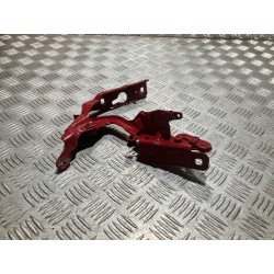 ZAWIAS MASKI LEWY MERCEDES CLA W117