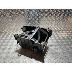 OBUODOWA PODSTAWA AKUMULATORA FORD FIESTA MK8 17- 1.5 B