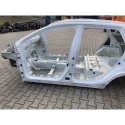 PRÓG LEWY CAŁY DŁUGI SUZUKI SX4 S-CROSS 13- 26U