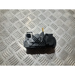 ZAMEK MASKI MERCEDES GLA X156