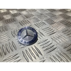 EMBLEMAT ZDERZAKA PRZEDNIEGO MERCEDES GLA X156