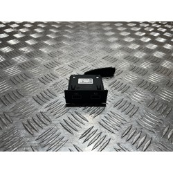 GNIAZDO ZŁĄCZE PORT USB NISSAN TOWNSTAR XFK 22- 280230033R