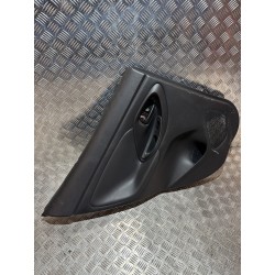 BOCZEK DRZWI LEWY TYŁ TOYOTA YARIS CROSS 21-