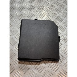 POKRYWA OBUDOWY BEZPIECZNIKÓW TOYOTA YARIS CROSS 21- 1.5 HYBRYDA