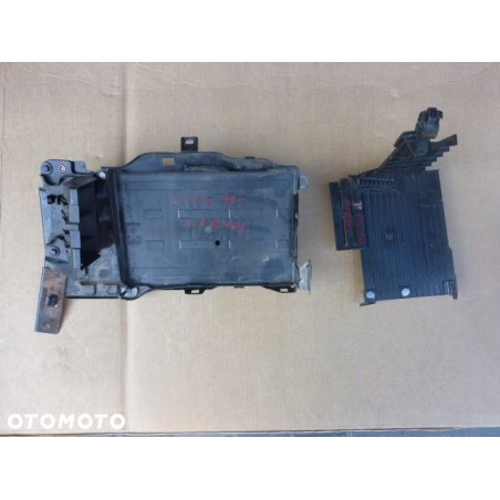 PODSTAWA AKUMULATORA C4 PICASSO II 1.6 E-HDI