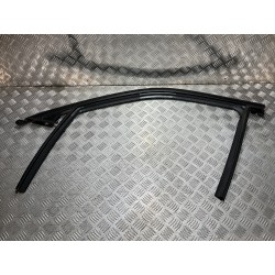 USZCZELKA PROWADNICA SZYBY DRZWI PRZÓD LEWA MAZDA MX-30 20-