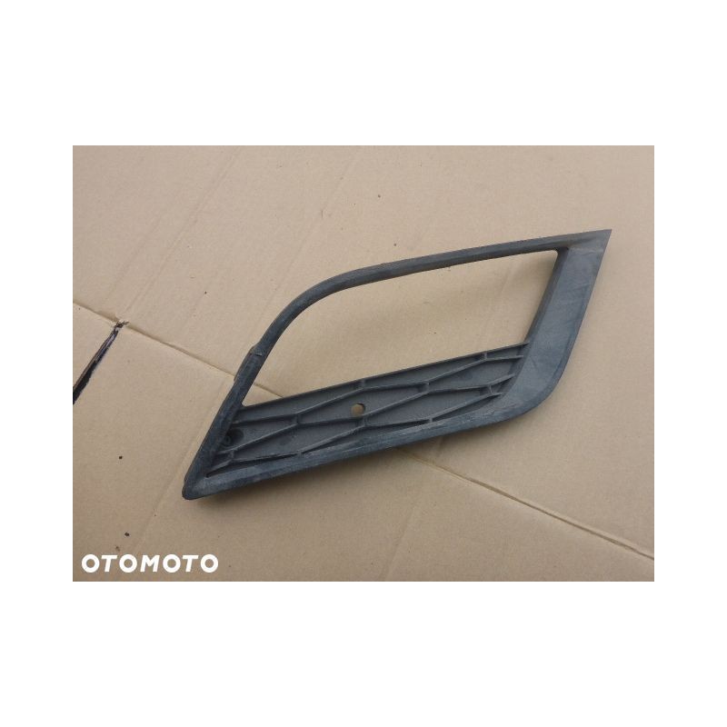 RAMKA KRATKA HALOGENU PRAWA SEAT IBIZA 6J0853666E